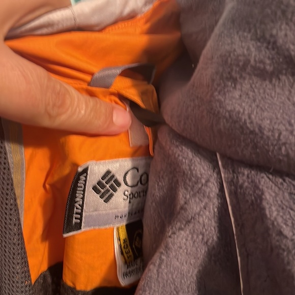 COLUMBIA TITANIUM ski jacket with fleece liner sz M white and orange - Picture 12 of 15